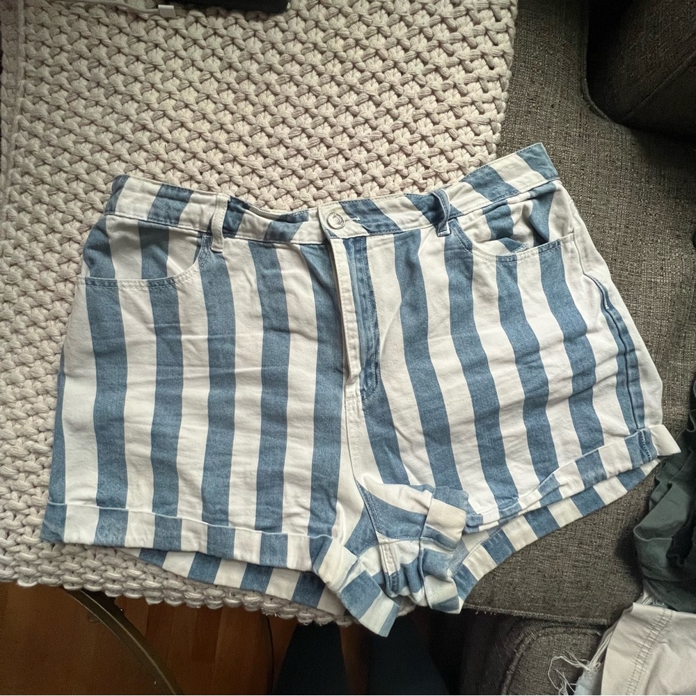 Forever 21 Striped Blue and White Jean Shorts Sz 14